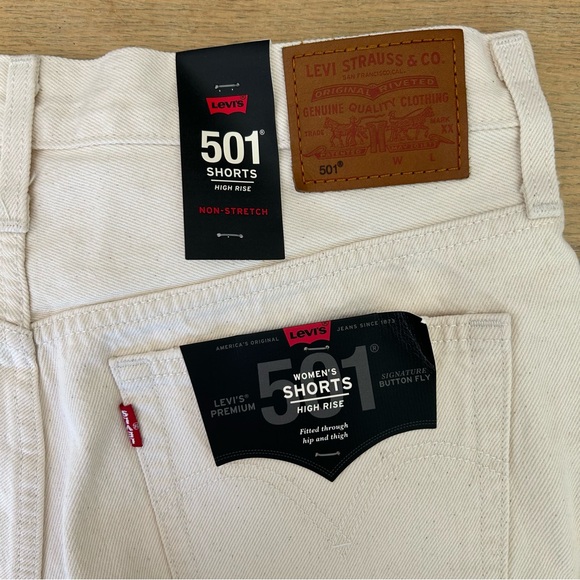 Levi’s 501 high rise cut-off denim shorts - NWT - size 30 - Picture 3 of 7